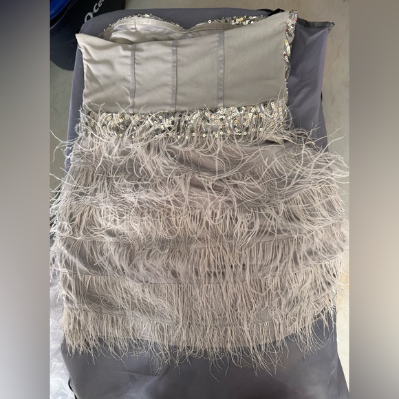 Feathered hand beaded dress - Picture 2 of 4